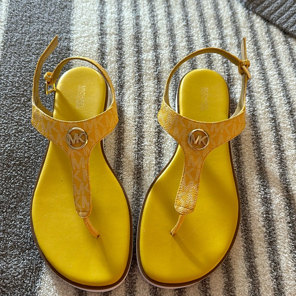 Michael Kor Yellow Sandals Size 10